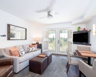 Viking Lodge 216 by AvantStay Great Ski Access Walk to Downtown - Telluride - Sala de estar