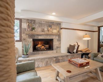 بيتي رانش إن - سبرينجديل (يوتا) - غرفة معيشة