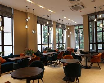 Leto Boutique Hotel Zugdidi - Zugdidi - Restaurant