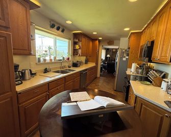 Hutchison Ranger House - Port Angeles - Kitchen