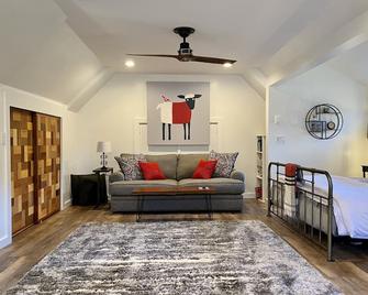 New! Studio Loft In Stowe Hollow - Stowe - Living room