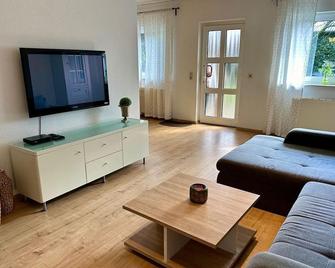 Vacation apartment no. 3 - Ferienwohnungen Heidwaldhof - Merzig - Sala de estar