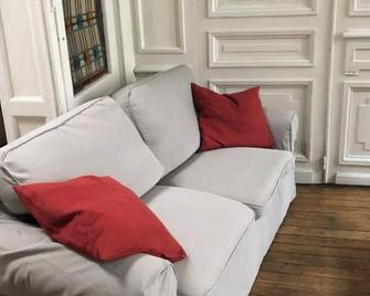 Hyper Centre LILLE appt. 6 personnes confortable pour famille ou amis - Lille - Living room