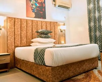 Crownedge Hotels - Lagos