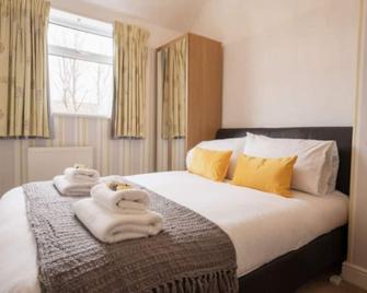 Lovely cosy 2 bed cottage on the Wirral Peninsula - Birkenhead - Habitación