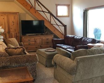 Lakefront, Family Friendly Home -Baseball Campers! - Oneonta - Obývací pokoj