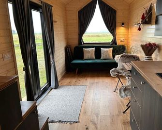 Little Harmony House by Tiny Away - Jægerspris - Sala de estar