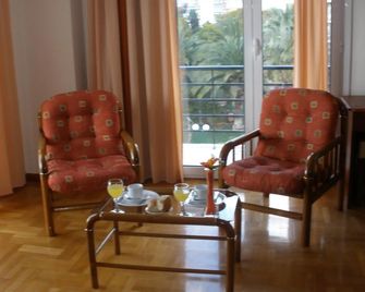 Hotel Akti - Loutraki - Wohnzimmer