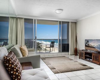 Golden Sands on the Beach - Absolute Beachfront Apartments - Main Beach - Living room