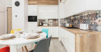 Apartment Sucha Gdansk By Renters - Gdansk - Dining room