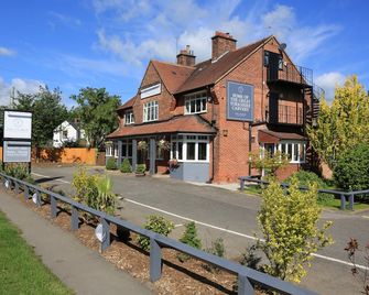 The George Carvery & Hotel - Harrogate - Building