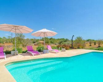 Can Xesquet -Pleta Morell - Las Salinas - Piscina