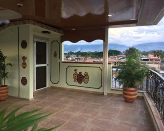 The Clover Home - Palmira - Balcón