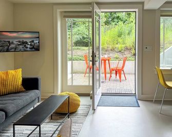 Leafy Urban Escape - Cozy 1 bedroom - Seattle - Sala de estar