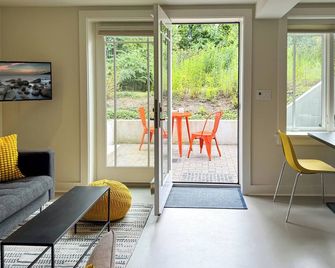 Leafy Urban Escape - Cozy 1 bedroom - Seattle - Sala de estar