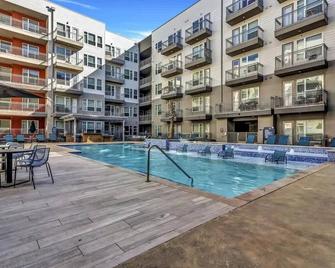 Dashing 1br Suite | Pool, Parking + Gym G - Richardson - Pool
