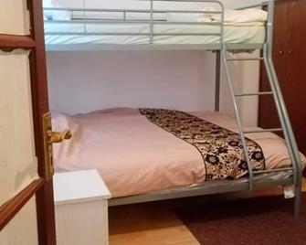 Fit4life room 4 a night Not the Ritz but its quite clean and comfy in Withington - Manchester - Camera da letto