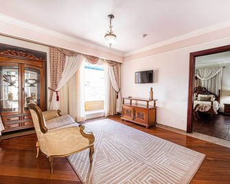 Hotel Euro Suite Campinas - Campinas - Stue