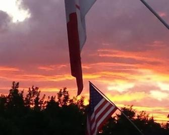 The Fundy Rocks Resort - Hopewell