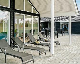 26 person holiday home in Grenaa - Grenaa - Innenhof