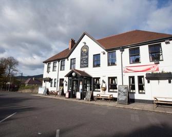 The Lamb and Flag - Neath - Edificio