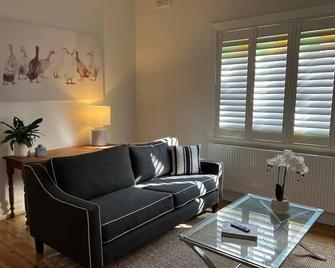 Home away from home - Goulburn - Wohnzimmer
