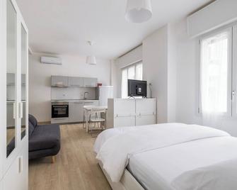 A pochi passi dal Mercato delle Erbe by Wonderful Italy - Bologna - Bedroom