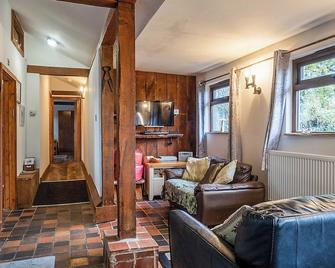 The Stables at the Oaks - Rugeley - Living room