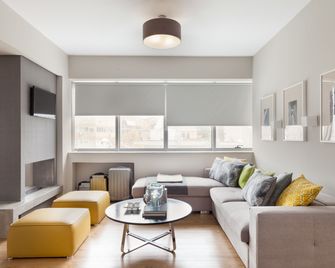 47 Luxury Suites - Athens