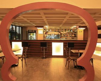 Lotos Inn & Suites, Nairobi - נאירובי - בר
