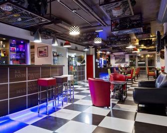 Enzo Hotels Reims Tinqueux - Tinqueux - Bar
