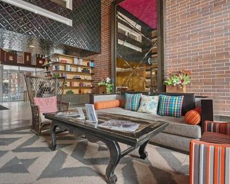 CozySuites Mill District with pool, gym #04 - Minneapolis - Lounge