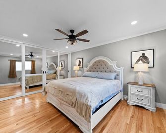 Charming Spanish 1924, 3-bedroom/2-bath home in Long Beach/Belmont Shores! - Long Beach - Soverom