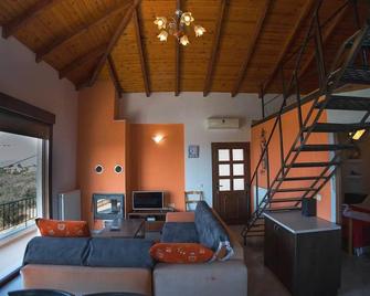 Foula House in Magnisia - Kato Lechonia - Sala de estar
