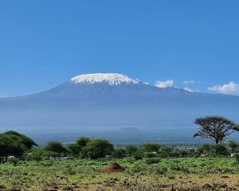 Amboseli Amanya Lodge - Amboseli - Outdoor view