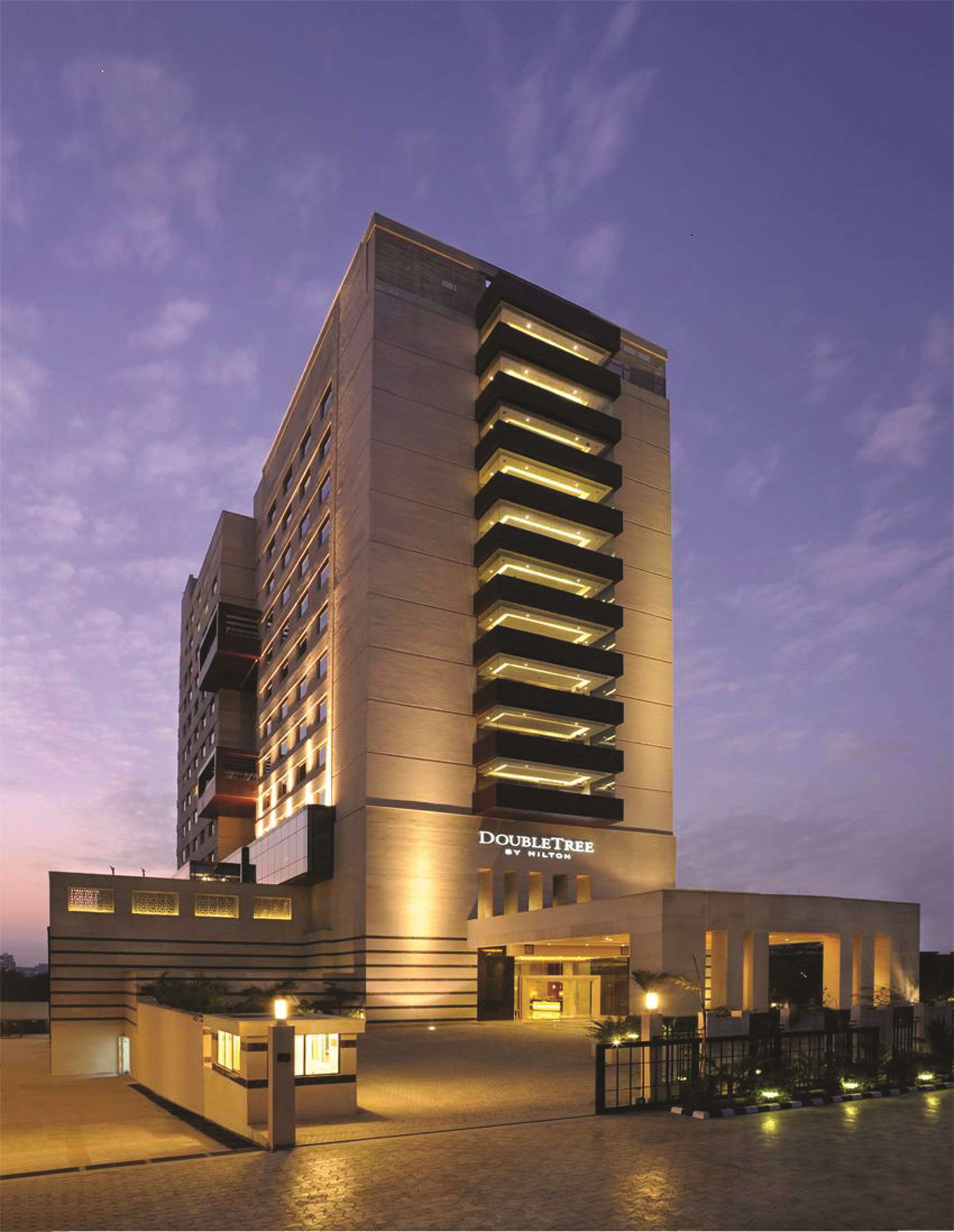 DoubleTree by Hilton Gurgaon thumbnail 3