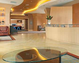 Spacious 2 Bed/Bath Apt Nearby Mgh,mit,harvard, Washer/Dryer In Suite, Modern Bd - Boston - Front desk