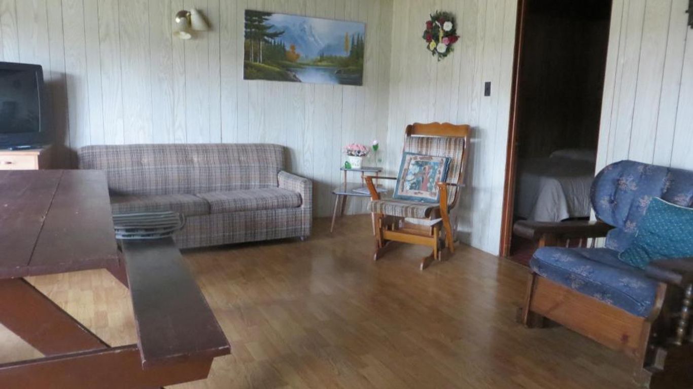 MacIver's Motel and Camp