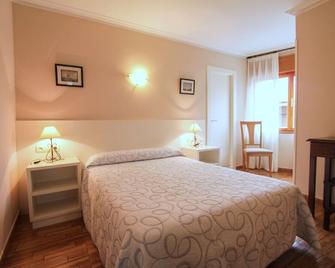 Pensión San Jorge - Nueva - Habitación