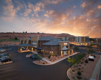 Garner Hotel Page - Lake Powell Area by IHG - Page - Edificio