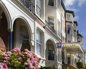 Red Lea Apartments with Pool & Spa Access - Scarborough - Building