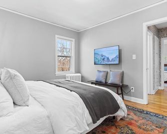 Modern 3 Bedroom Apartment - Kenwood - Lake of Isles - Parks - Quiet - Mineápolis - Habitación