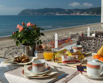 هوتل ريجينا - ألاسيو