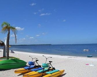 Beach Happy Getaway! - Ruskin - Strand