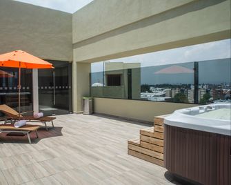 Holiday Inn Express Mexico Aeropuerto By IHG - Mexico City - Patio