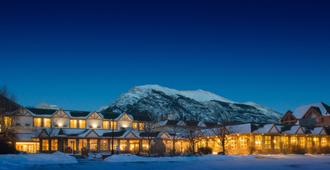 Coast Canmore Hotel & Conference Centre - Canmore - Rakennus