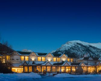 Coast Canmore Hotel & Conference Centre - Canmore - Building