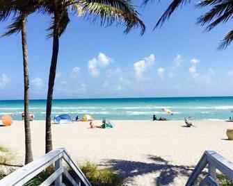 CasaDonna`s Sea Breeze Suite - Hollywood - Strand