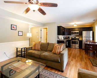 The Dahlonega Square Hotel - Dahlonega - Wohnzimmer