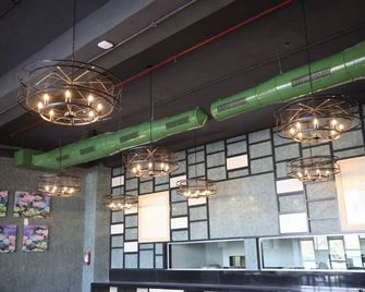 Regenta Central Harsha Vapi - Valsād - Restaurant